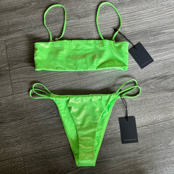 Michael Costello Bikini - Picture 5 of 7